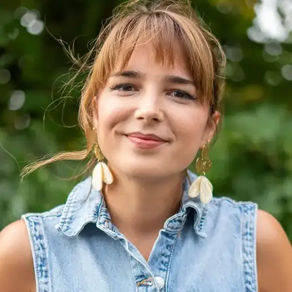 julie portrait artyseo
