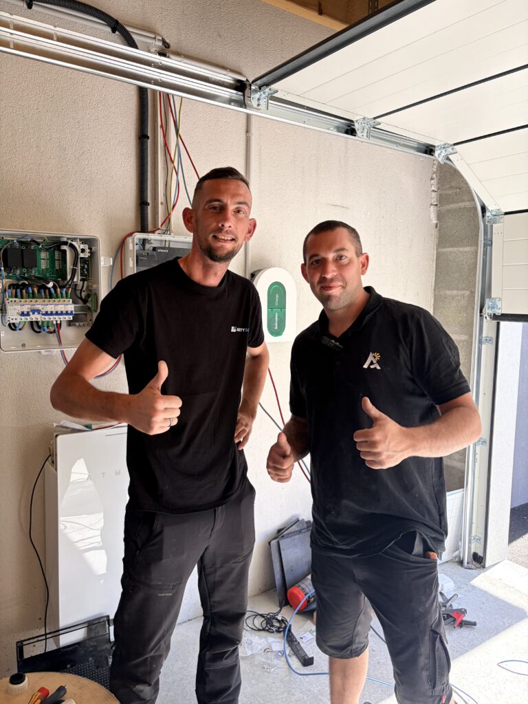 installation panneaux photovoltaiques artyseo grand ouest projet solaire equipe zero sous traitance tout est en interne nos propres poseurs couvreurs electriciens